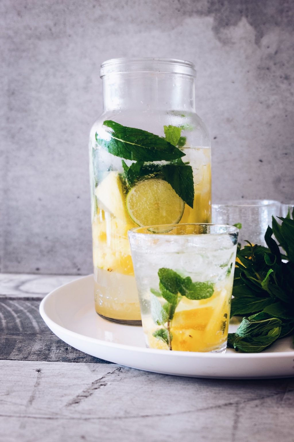 Польза от употребления воды с лимоном